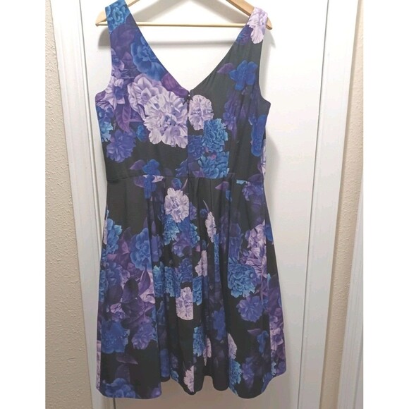 City Chic Black Floral Hydrangea Print Plus-size Fit And Flare Dress - Picture 8 of 13